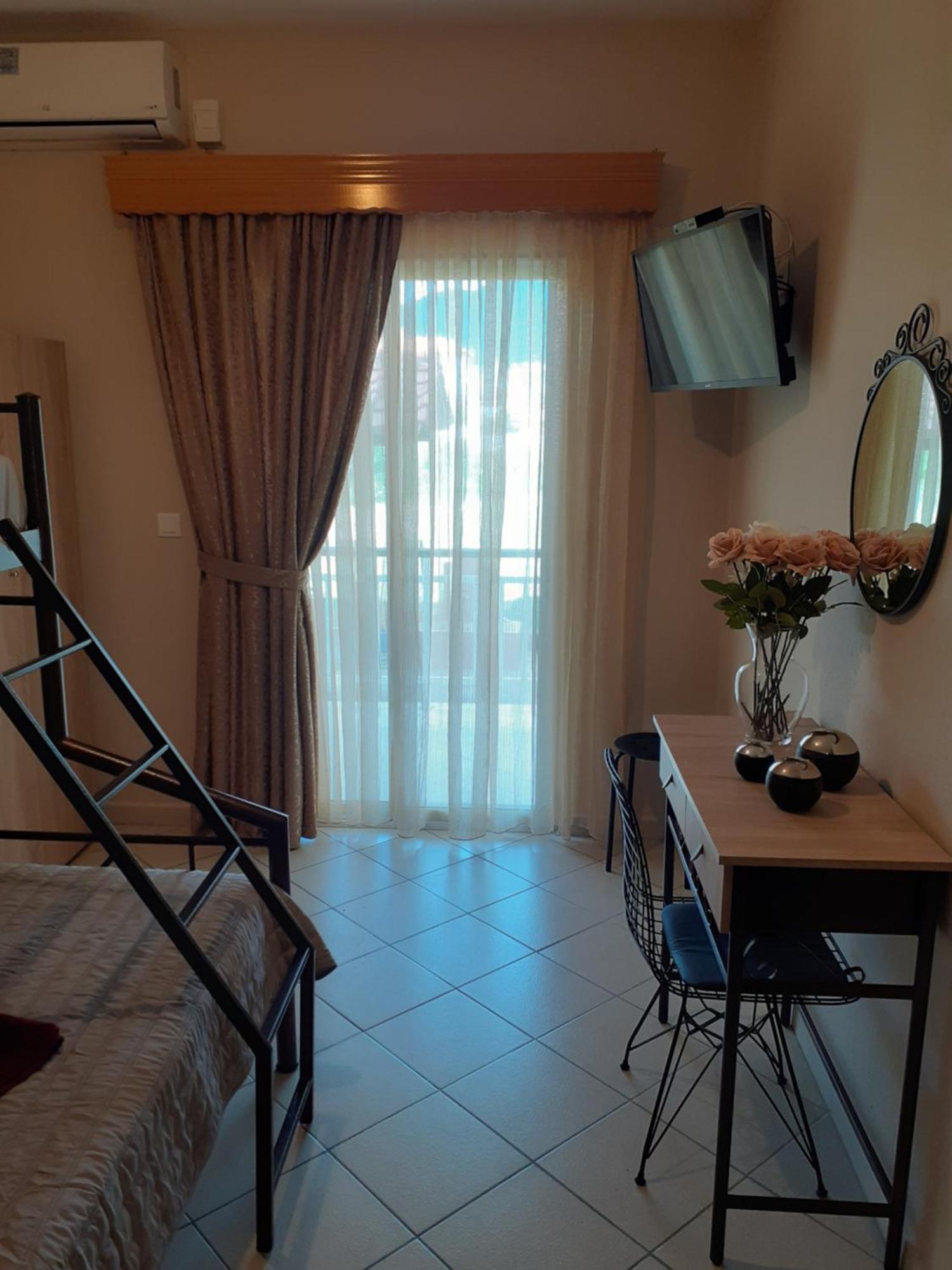 Chrysafis Apartments Nea Vrasna Exterior photo